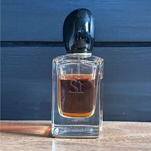 Giorgio Armani Si Perfume 1.7 oz Approx 75% Remaining Pre Owned